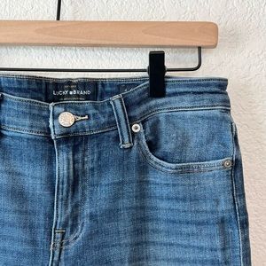 Size 27 Lucky Brand Distressed Skinny Jeans